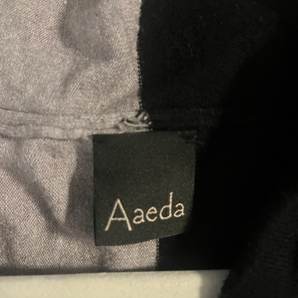 NWOT sweater/hoodie - Picture 4 of 6